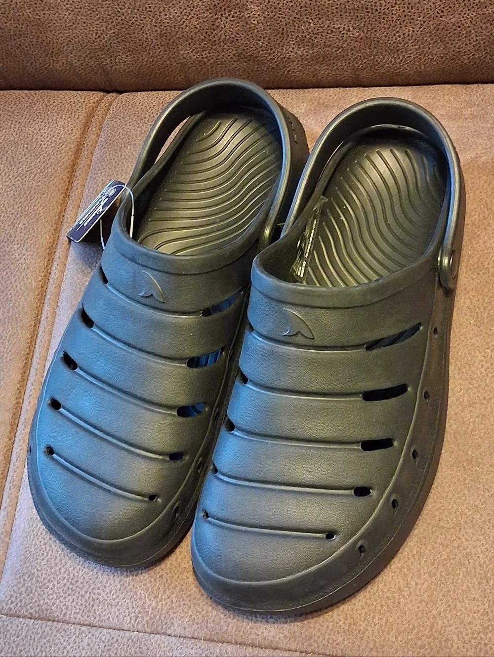 Rugged Shark Men's Black Slip-On Water-Resistant Clog Size 10